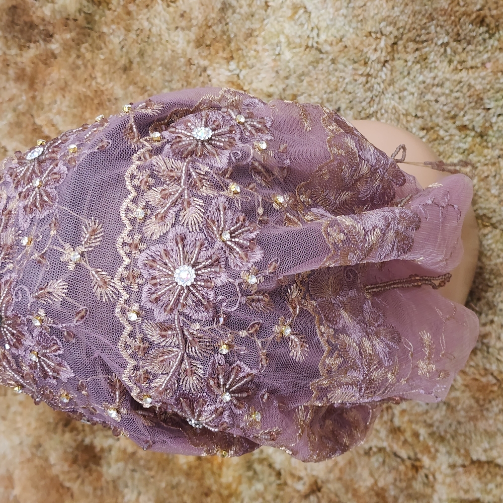 Elegant Lace Headpieces in White and Purple - Picture 8 of 8